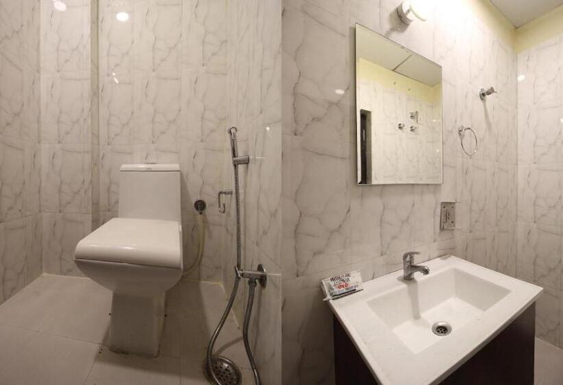 Collection O Hotel Vijay Palace