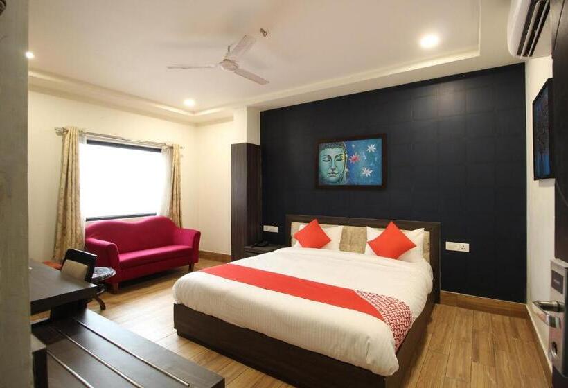 Collection O Hotel Vijay Palace