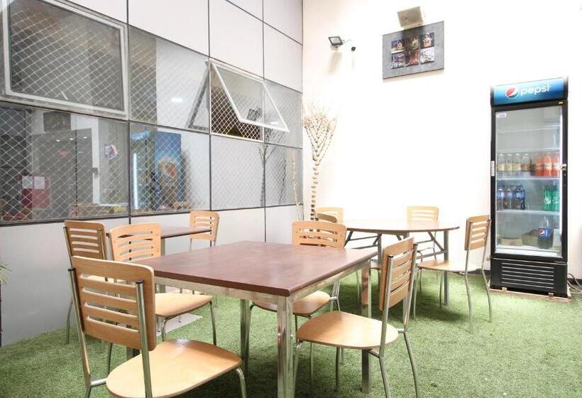 Collection O Hotel Vijay Palace