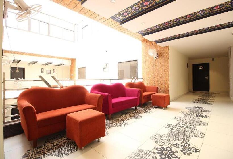 Collection O Hotel Vijay Palace