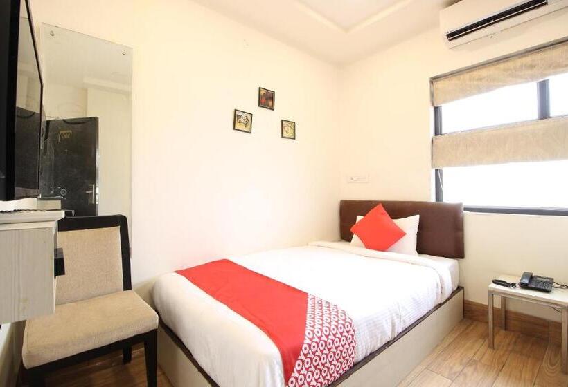 Collection O Hotel Vijay Palace