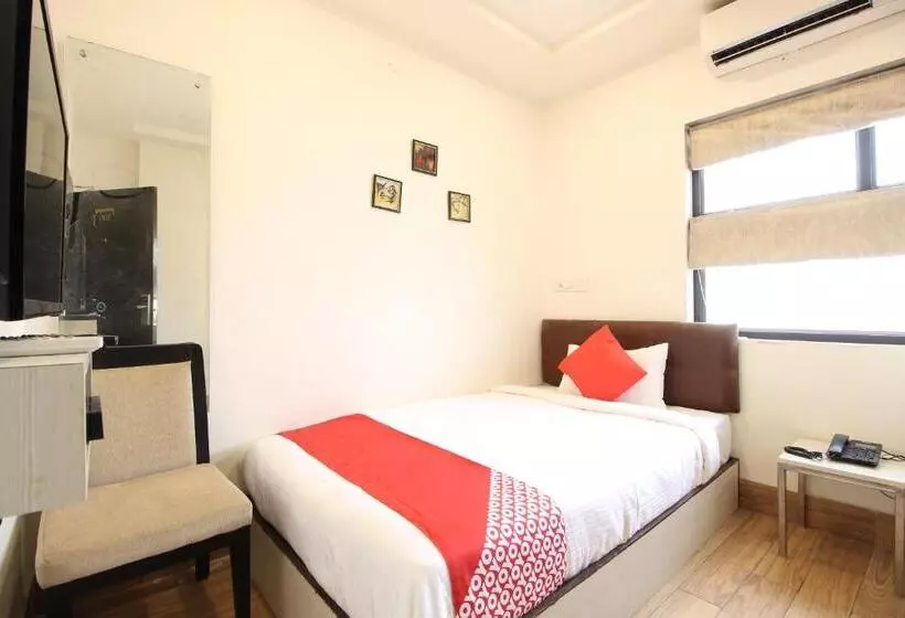 Collection O Hotel Vijay Palace