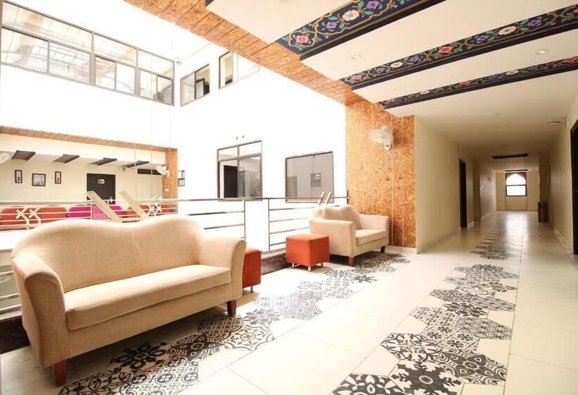 Collection O Hotel Vijay Palace