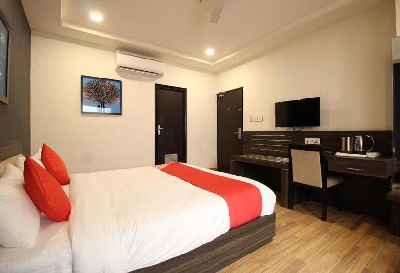 Collection O Hotel Vijay Palace