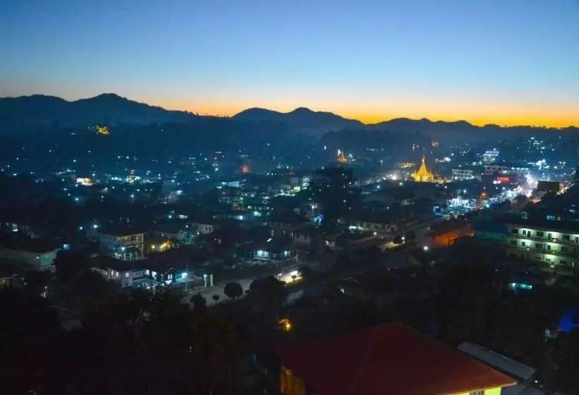 Famous Hotel Kalaw