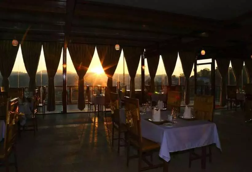 Famous Hotel Kalaw