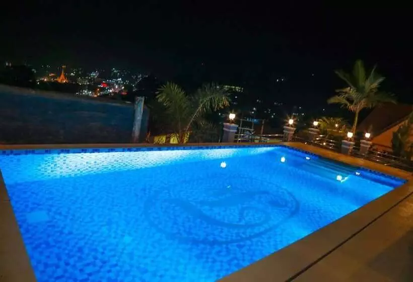 Famous Hotel Kalaw