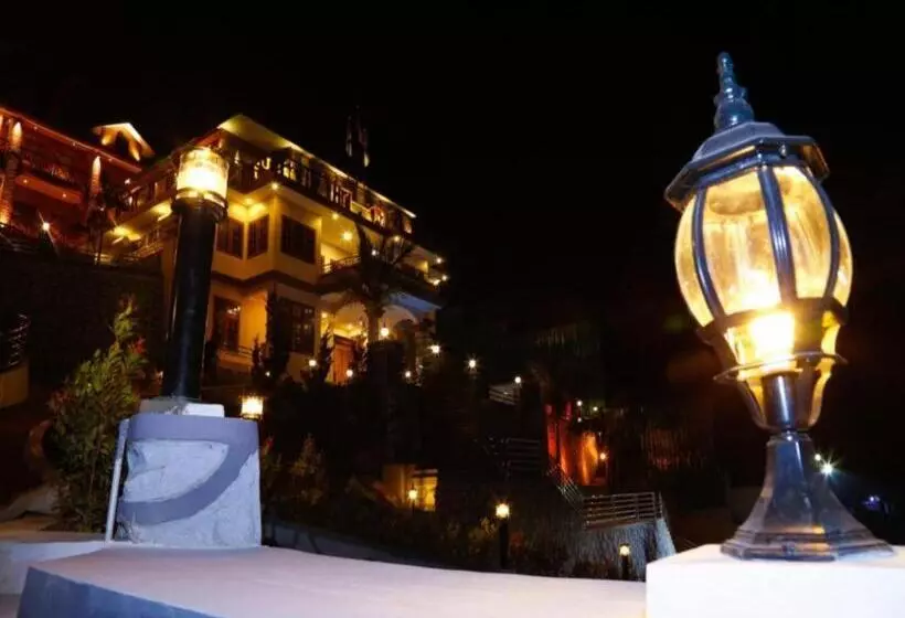 Famous Hotel Kalaw
