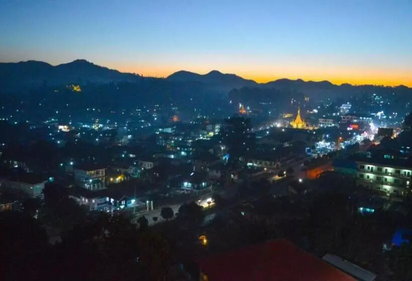 Famous Hotel Kalaw