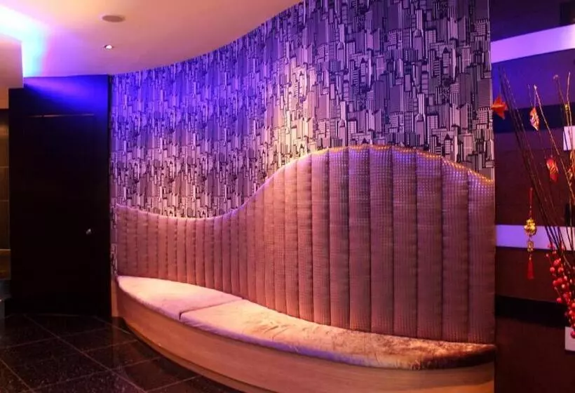 Hotel Rock & Roll