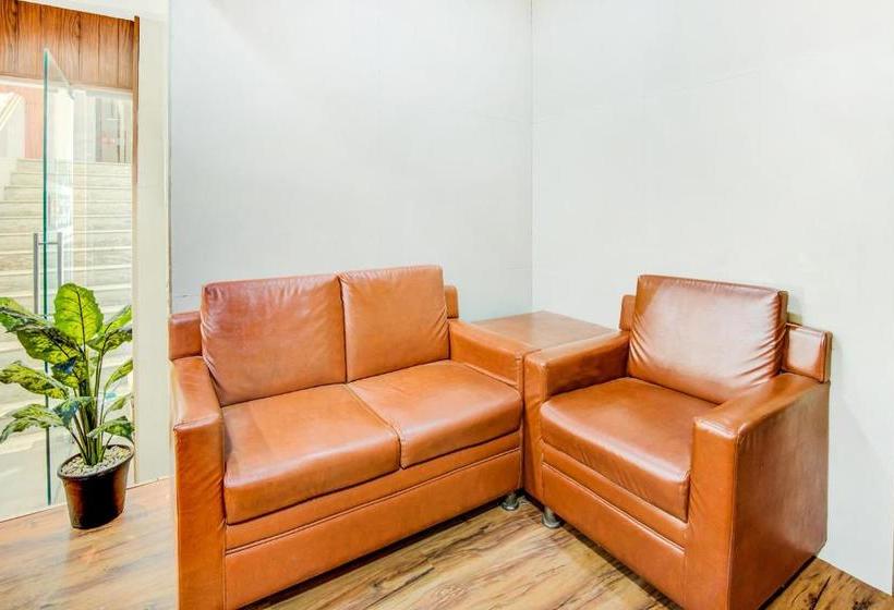 Отель Terminus Square