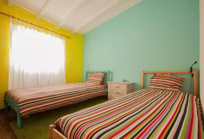 هاستل Ericeira Surf Camp