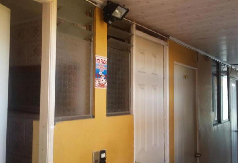 ユースホステル Hostal Los Angeles  Iquique