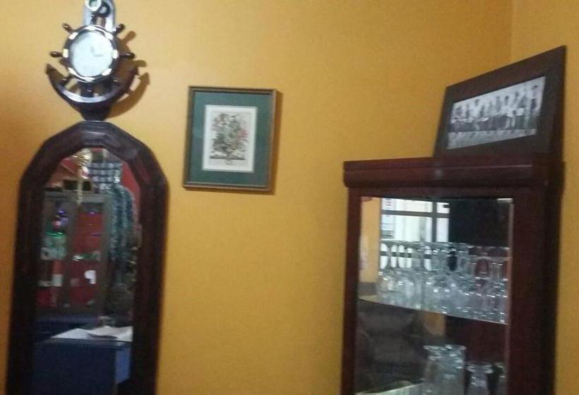 ユースホステル Hostal Los Angeles  Iquique