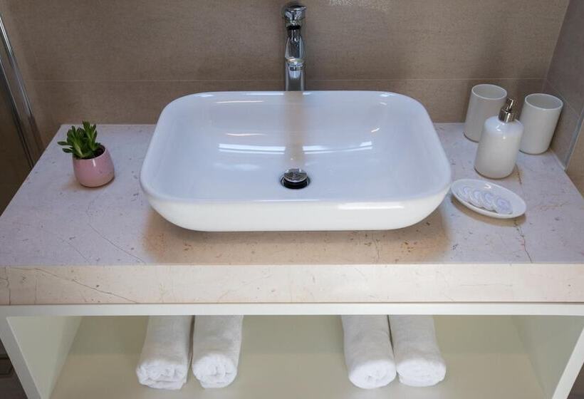 تختخواب و صبحانه Bova Luxury Rooms