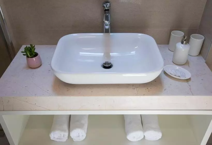 تختخواب و صبحانه Bova Luxury Rooms