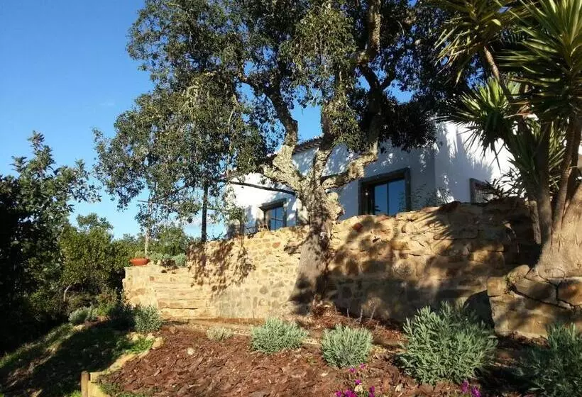 Aamiaismajoitus (B&B) Herdade Quinta Natura Turismo Rural