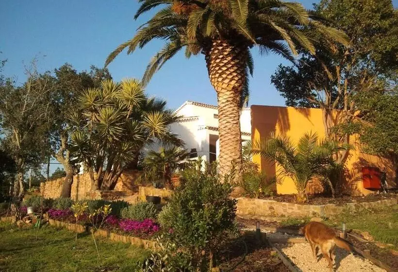 Aamiaismajoitus (B&B) Herdade Quinta Natura Turismo Rural