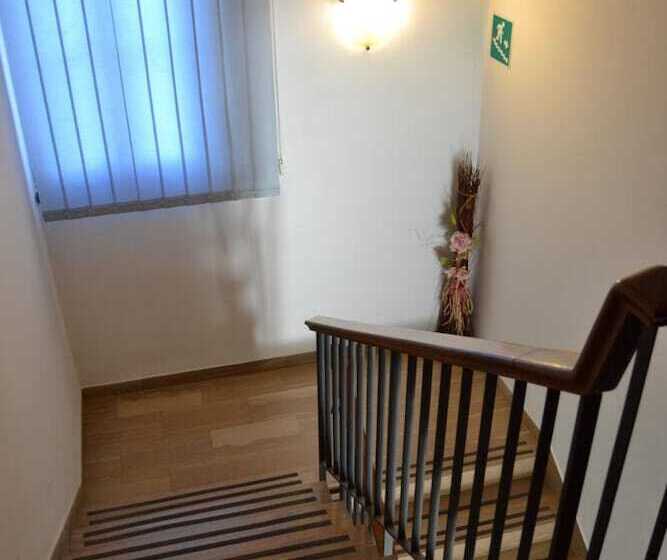 تختخواب و صبحانه My Way