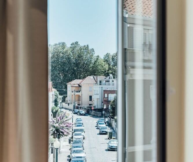 مسافرخانه Swissporto Guest House