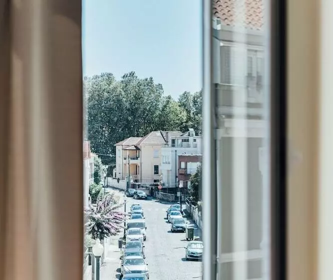 مسافرخانه Swissporto Guest House
