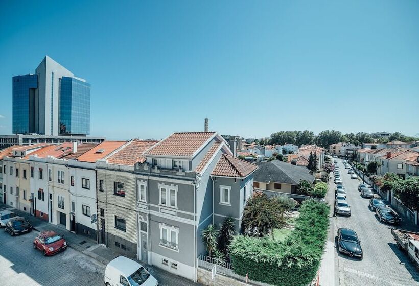 مسافرخانه Swissporto Guest House