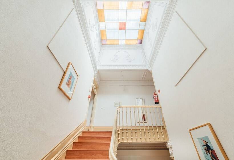 مسافرخانه Swissporto Guest House