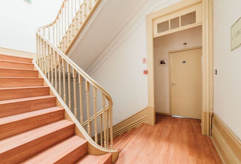 مسافرخانه Swissporto Guest House