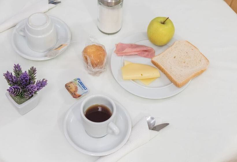 مسافرخانه Swissporto Guest House