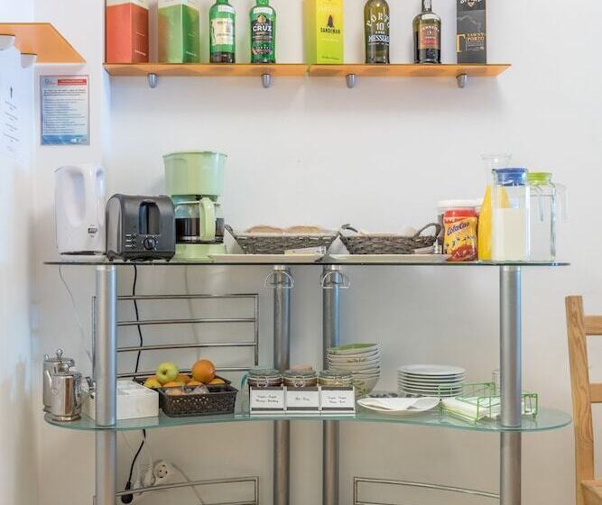 مسافرخانه Swissporto Guest House