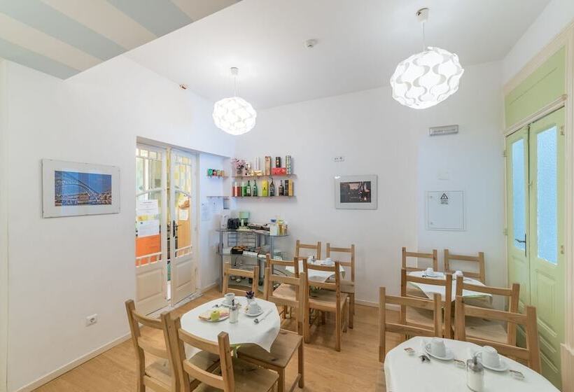 مسافرخانه Swissporto Guest House