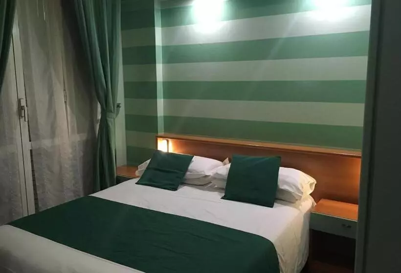 ホテル Albergo Glory