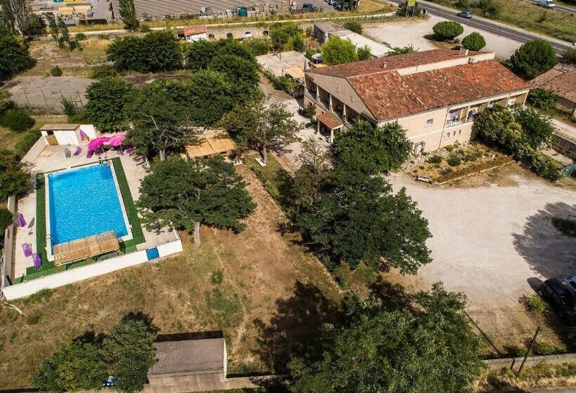 בית מלון כפרי Carina