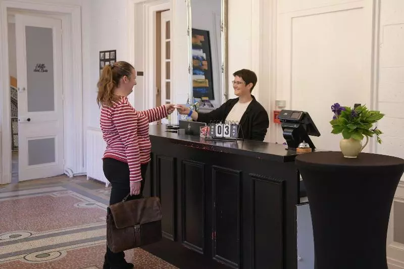 ホテル Cit Hôtel La Résidence