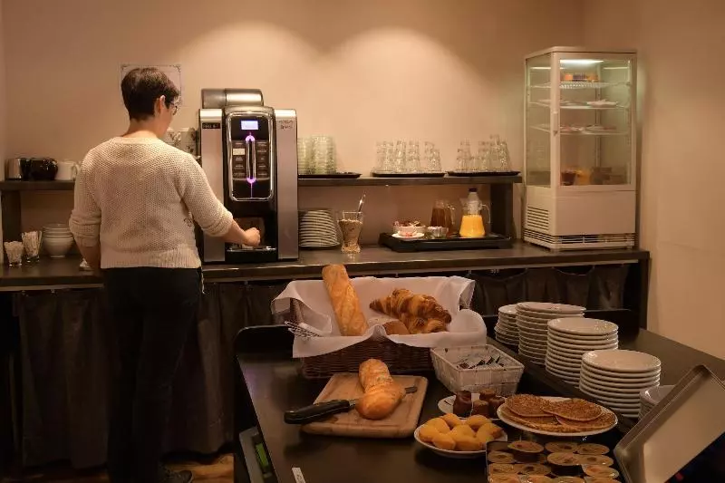 ホテル Cit Hôtel La Résidence