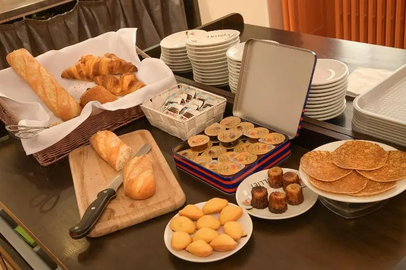 ホテル Cit Hôtel La Résidence