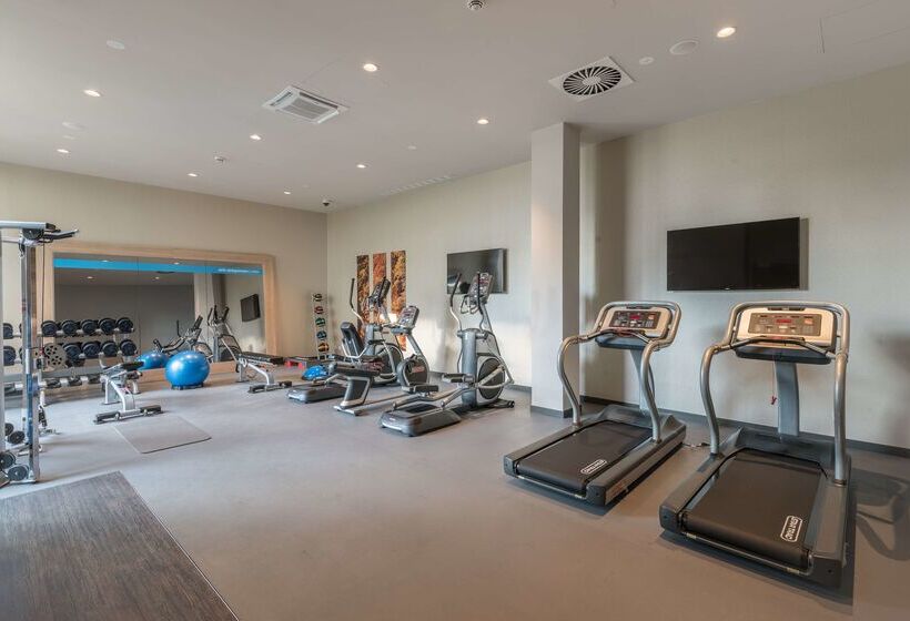 Hotel Hampton By Hilton Freiburg