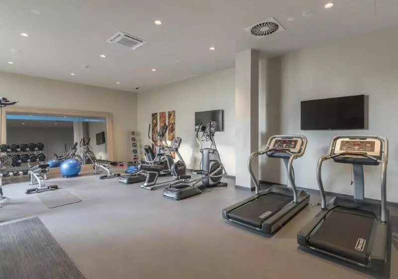 ホテル Hampton By Hilton Freiburg