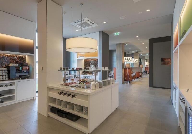 Hotel Hampton By Hilton Freiburg