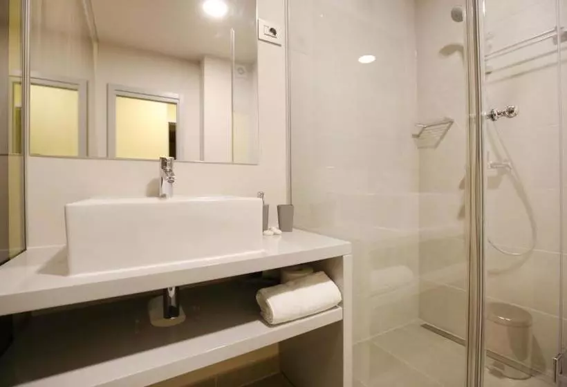 هتل Kai Boutique Studio & Rooms