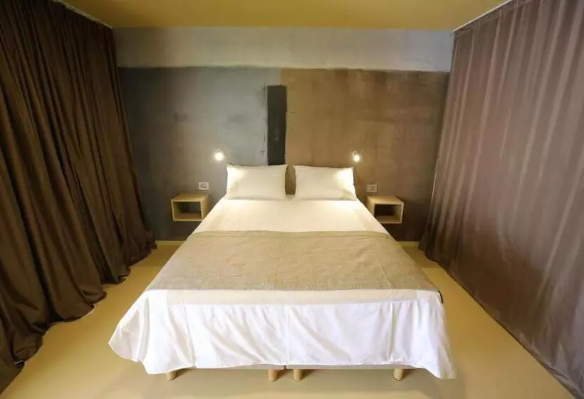 هتل Kai Boutique Studio & Rooms