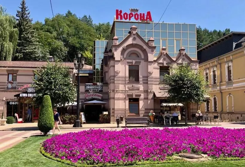 هتل Korona