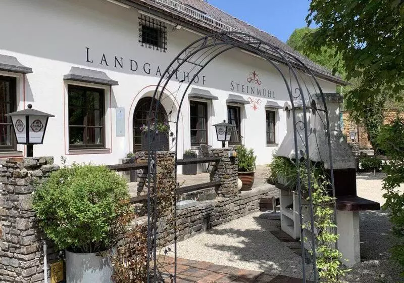 Hotelli Landgasthof Steinmühl Hofbauer Frühstückspension Und Campingplatz