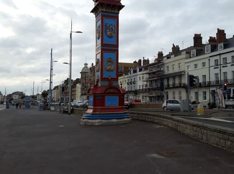 فندق Regency House