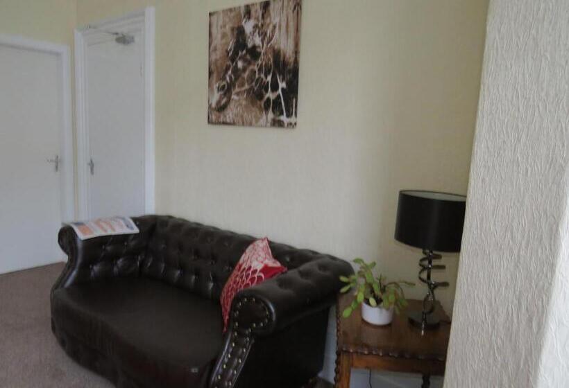 فندق The Heidi Bed & Breakfast