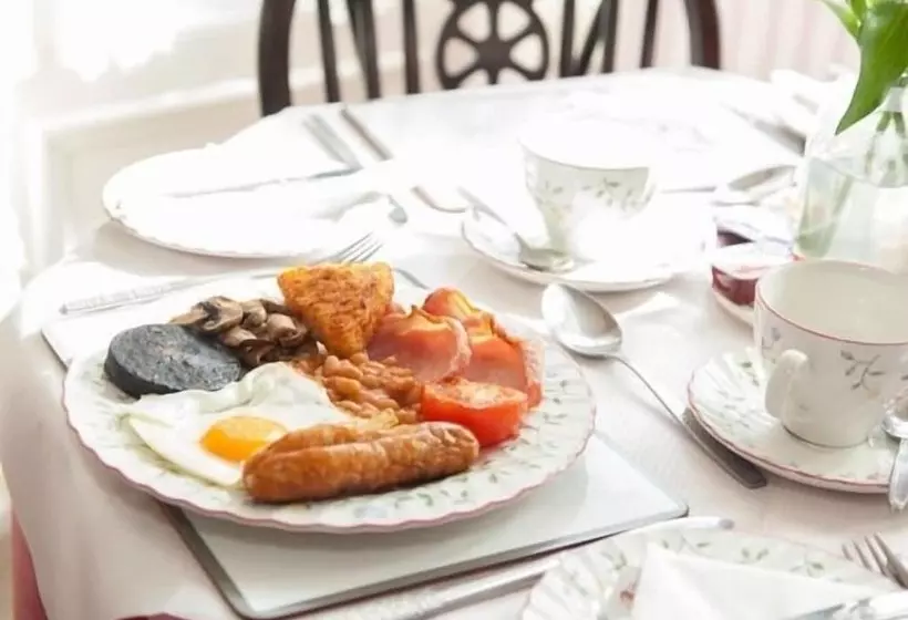 ホテル The Heidi Bed & Breakfast