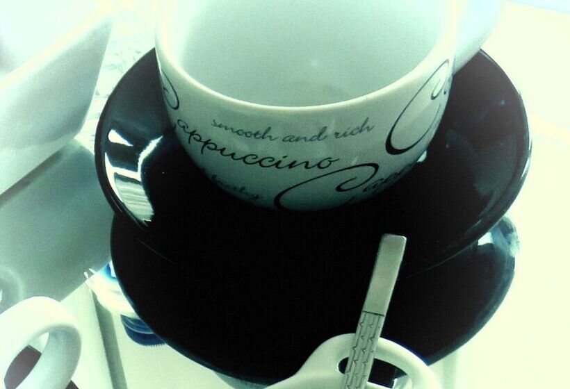 فندق The Heidi Bed & Breakfast