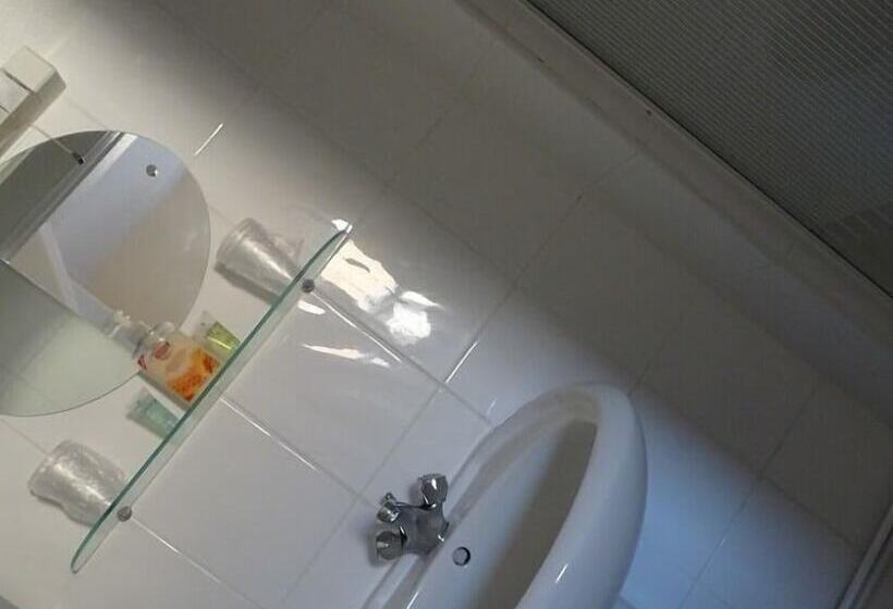 فندق The Heidi Bed & Breakfast