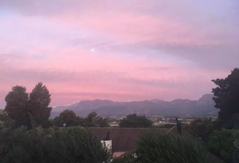 Aamiaismajoitus (B&B) Paarl Mountain Lodge