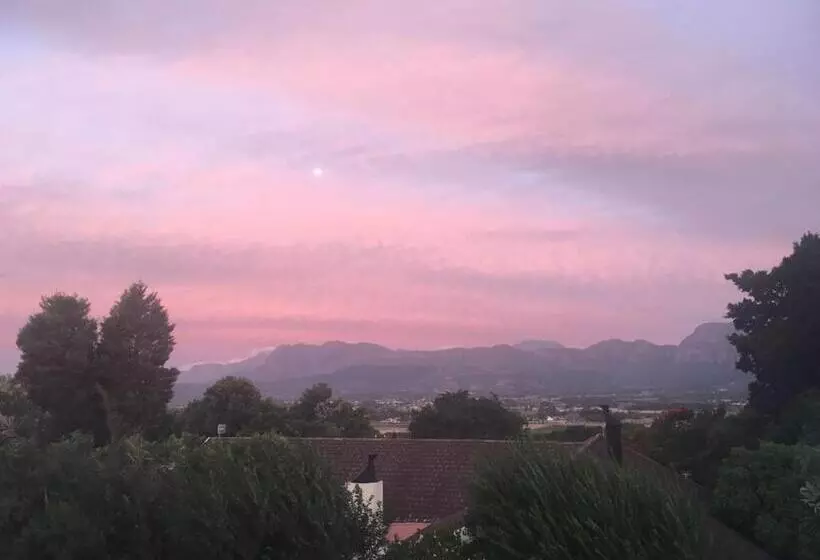 Aamiaismajoitus (B&B) Paarl Mountain Lodge